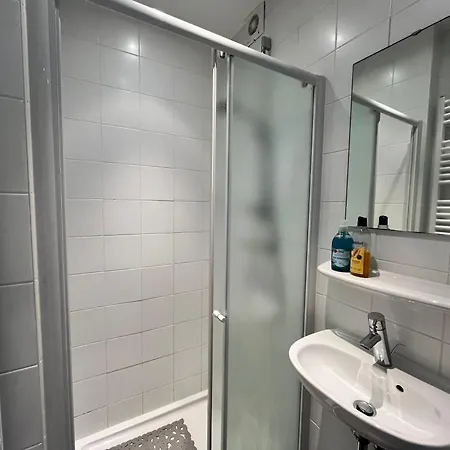 Cozy 3-bedroom On The Seafront Of T60 아파트 *